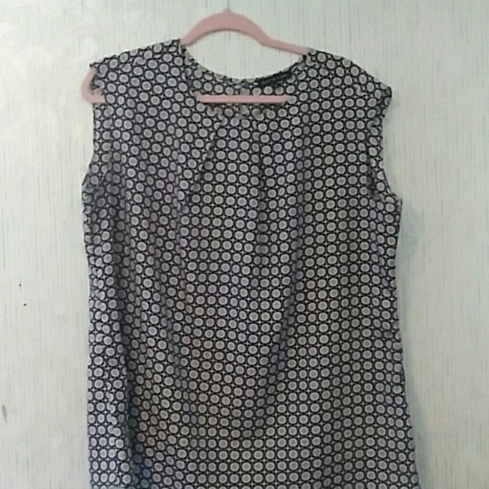 Sleeveless blouse